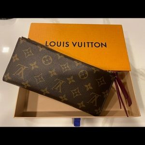 Louis Vuitton woman wallet